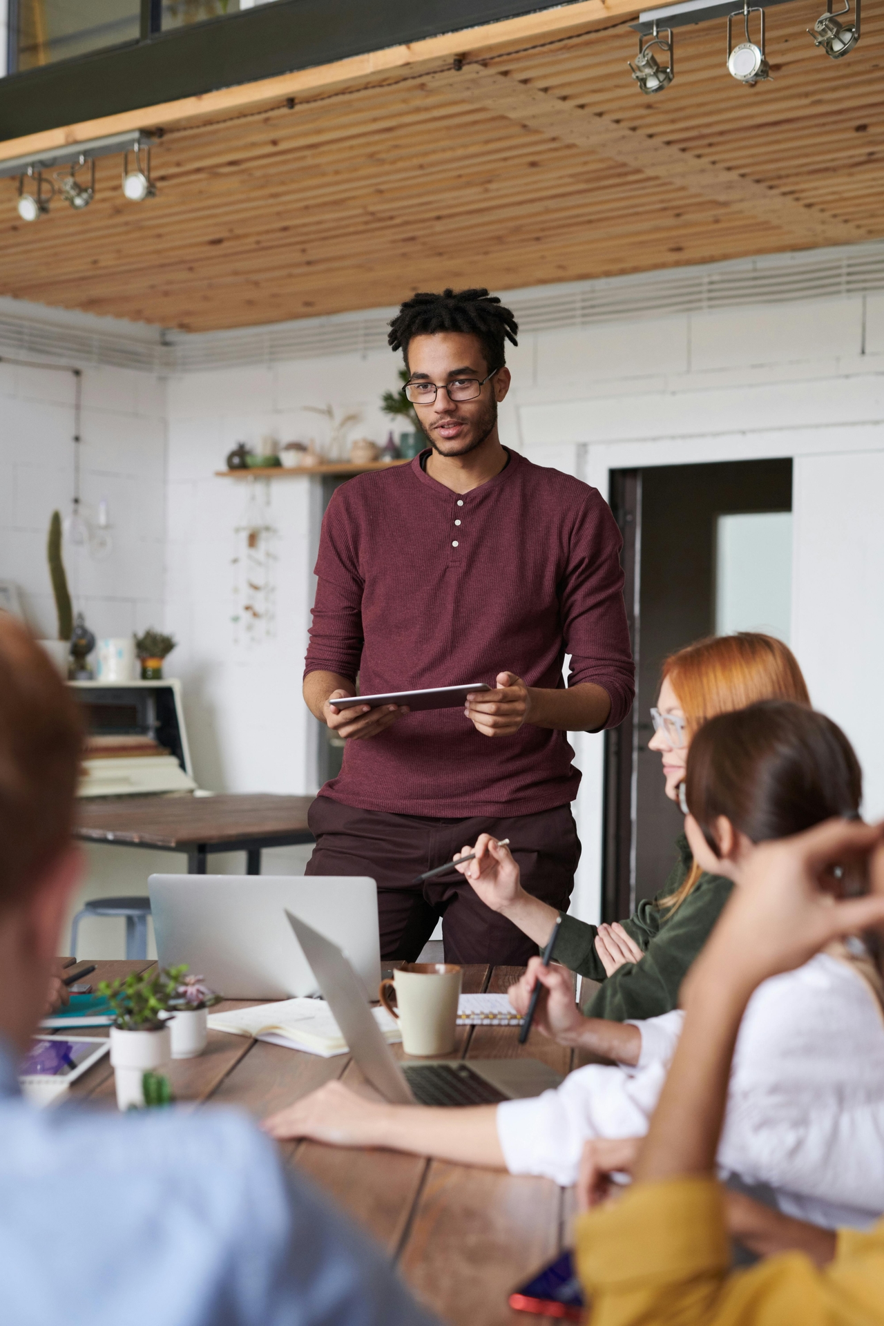 <p><strong>CRM Connected</strong> to your Website. Manage Data and build automated Workflows</p>